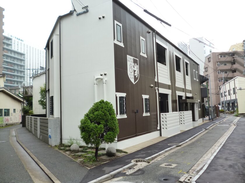 タウンハウス8番館外観・部屋 (1)