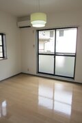 タウンハウス6番館外観・部屋 (3)