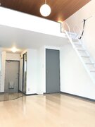 タウンハウス5番館外観・部屋 (3)