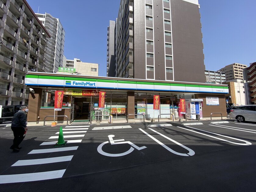 ファミリーマート博多駅南二丁目店 (1)